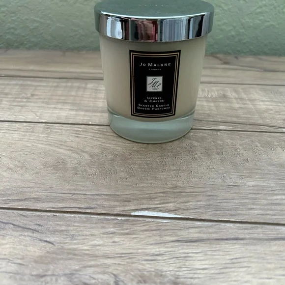 Jo Malone Cream Candle with Silver Lid - Picture 6 of 6